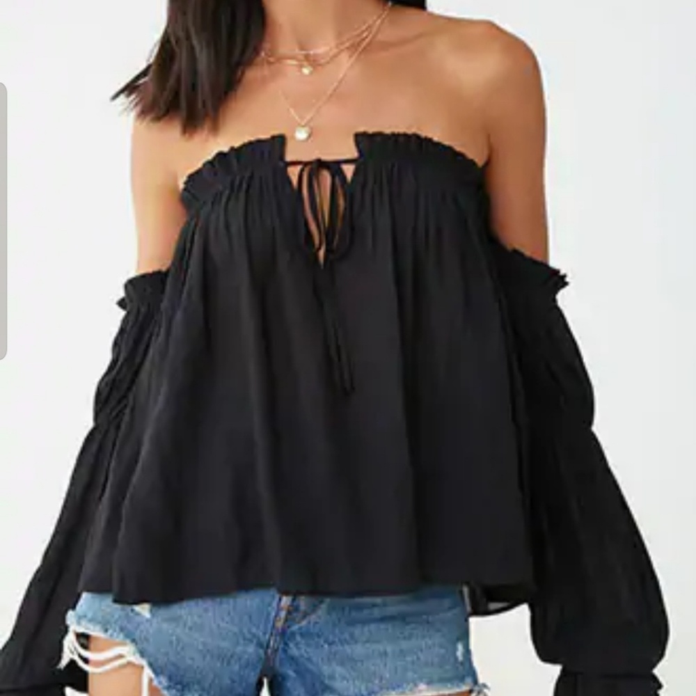 *BRAND NEW* Black off the shoulder Ruffle Top